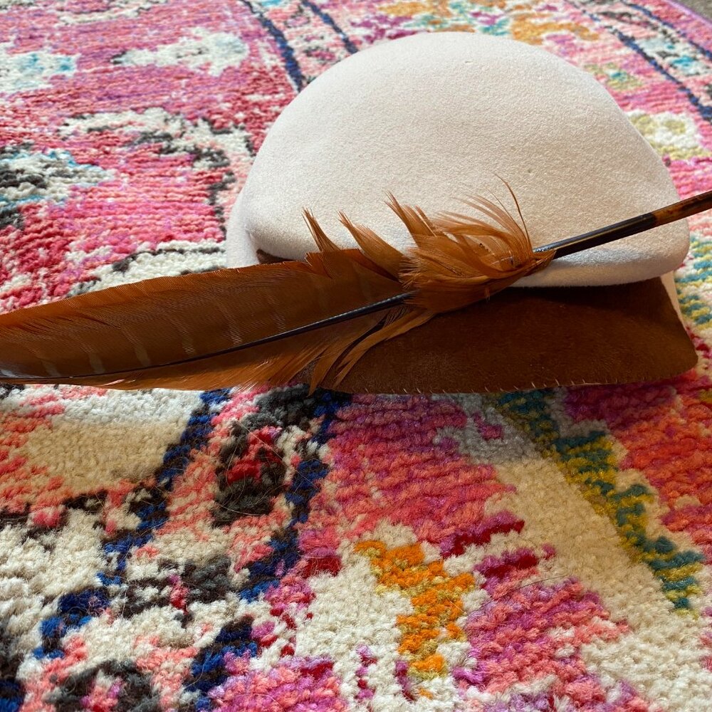 1950s Bullock's Pasadena Collegienne Felt Hat With Feather View 5